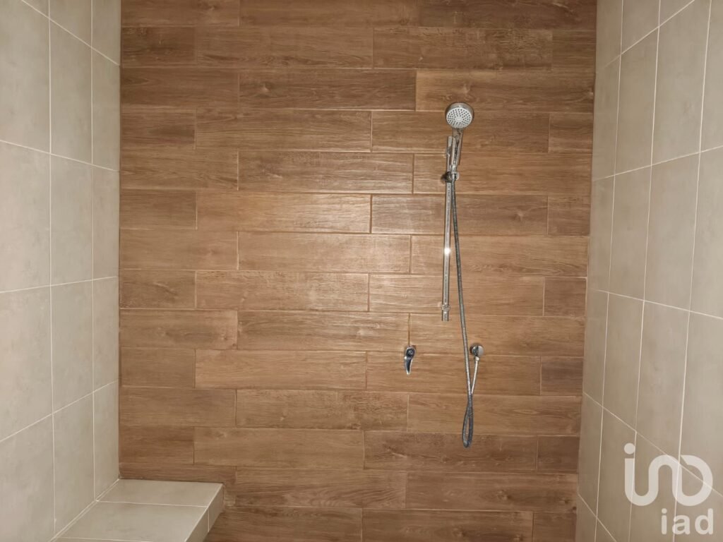 Renta de Local Cabina tratamientos faciales en Av Juarez Escobedo