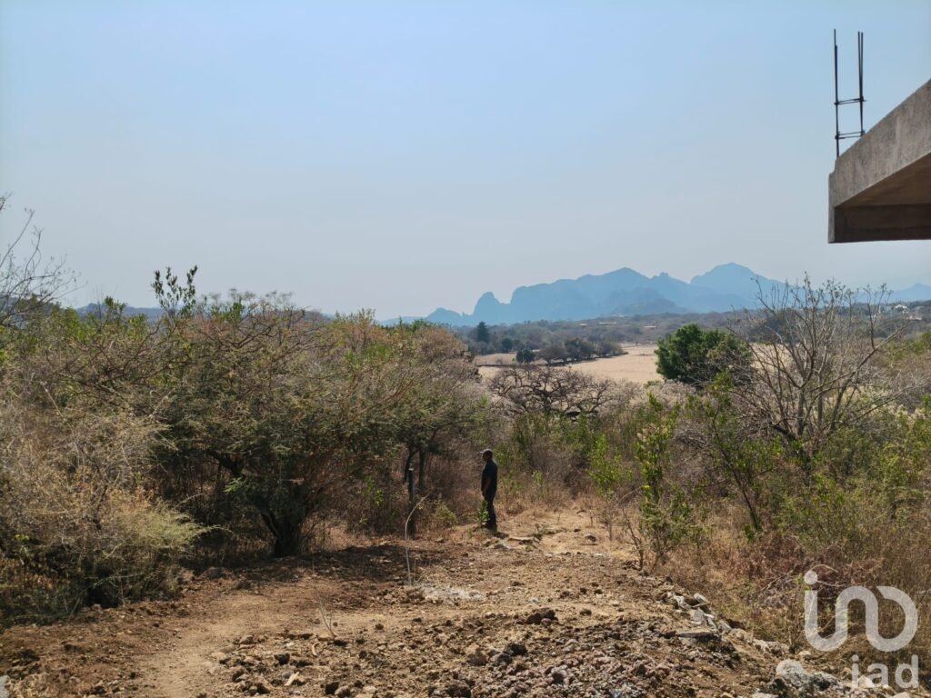 Terreno en Venta en Amatlán de Quetzalcóatl, con vistas a las montañas.