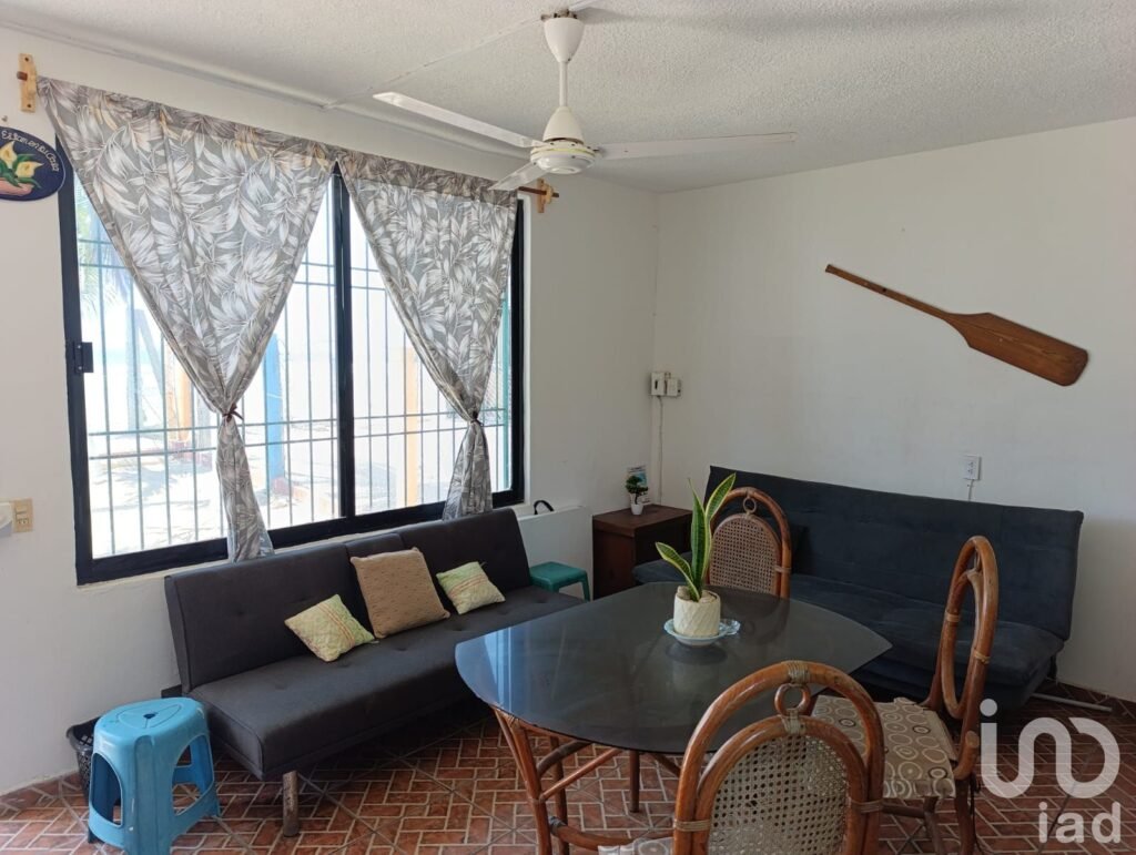 Casa a Orilla del Mar