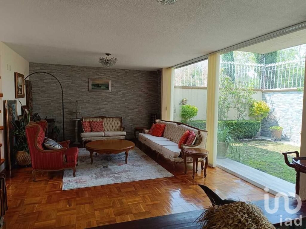 CASA EN VENTA EN LOMAS DE BELLAVISTA
