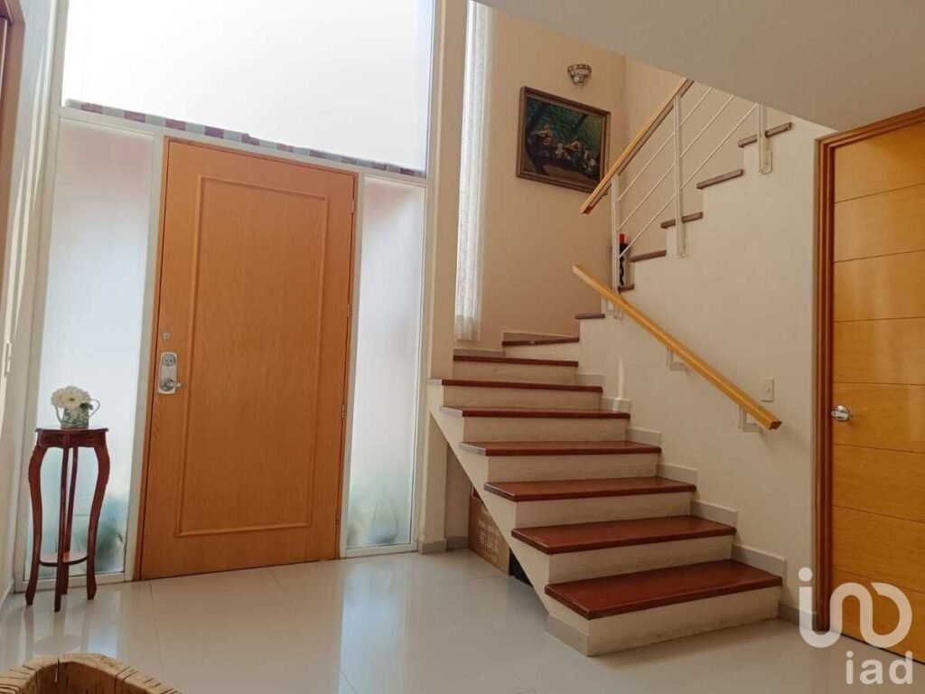 CASA EN VENTA EN LOMAS DE BELLAVISTA