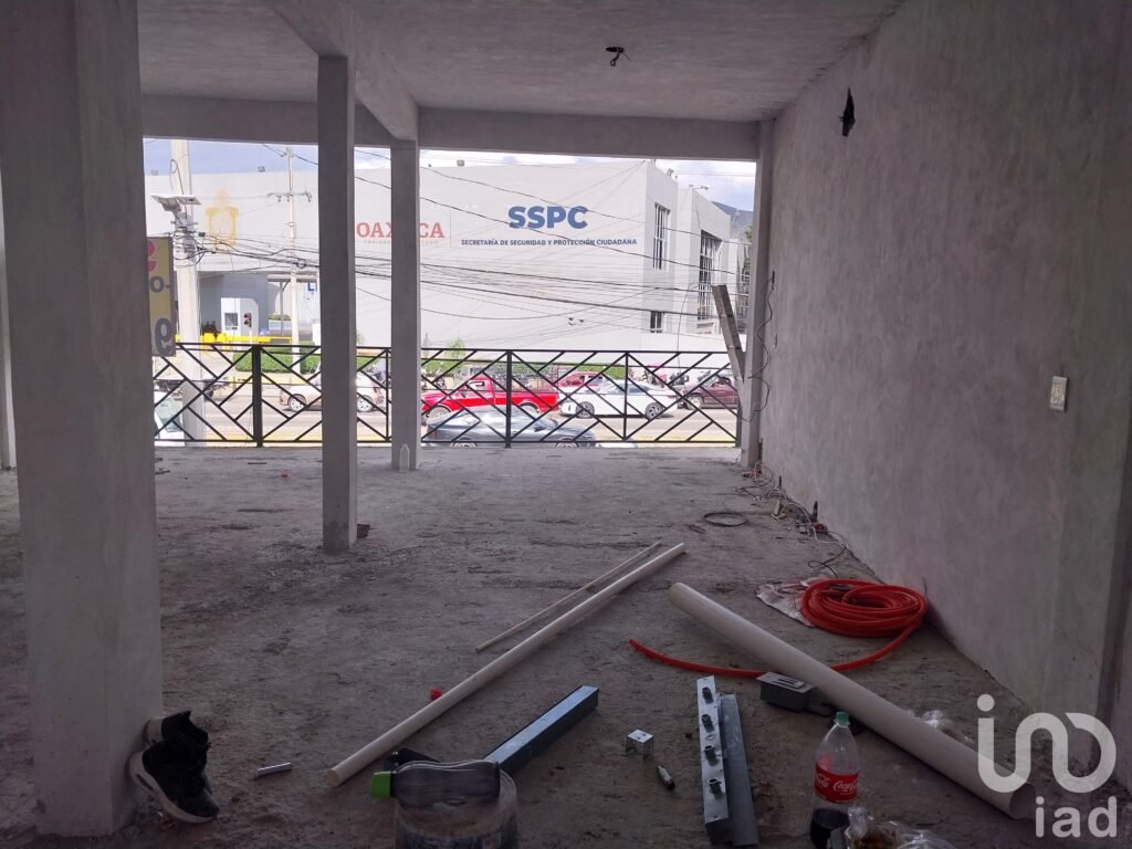 RENTA DE LOCAL COMERCIAL EN PLANTA ALTA FRENTE AL CUARTEL DE LA SECRETARIA DE SEGURIDAD PUBLICA