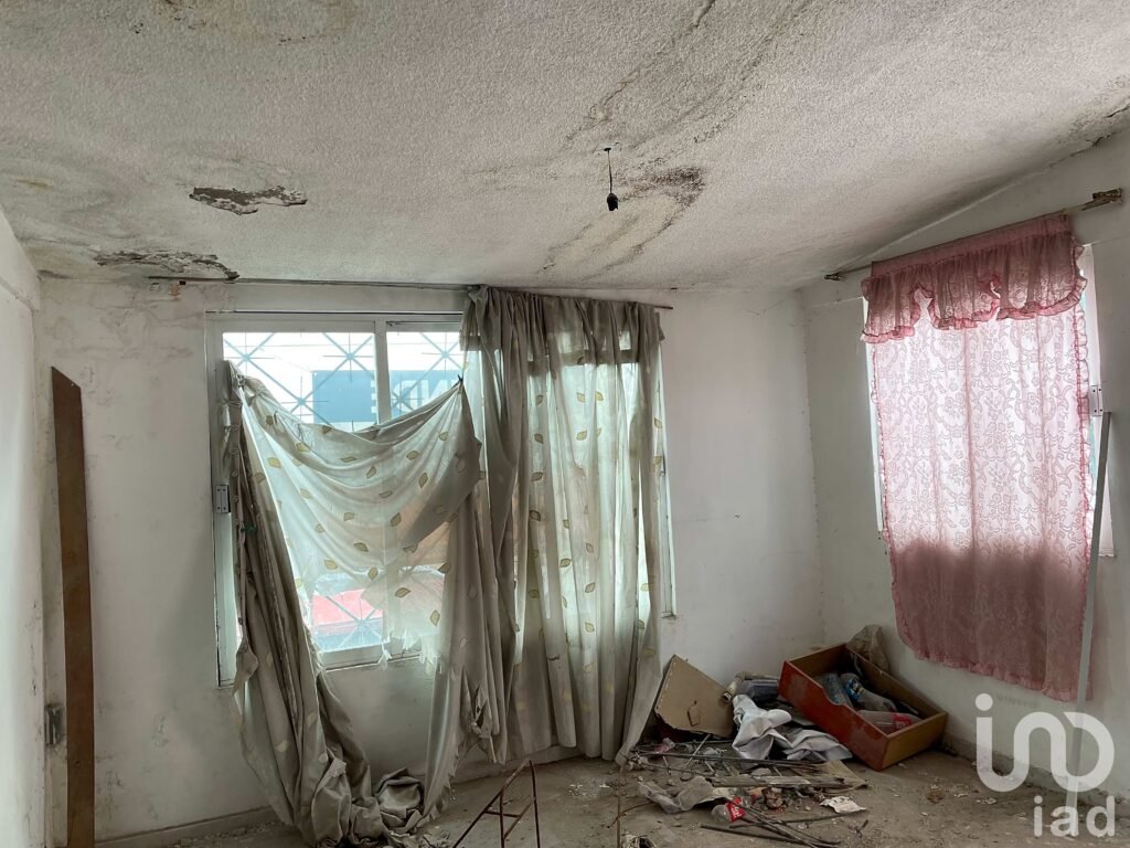 Venta de casa en La Campiña Ecatepec, Recuperación Bancaria, PAGO DECONTADO