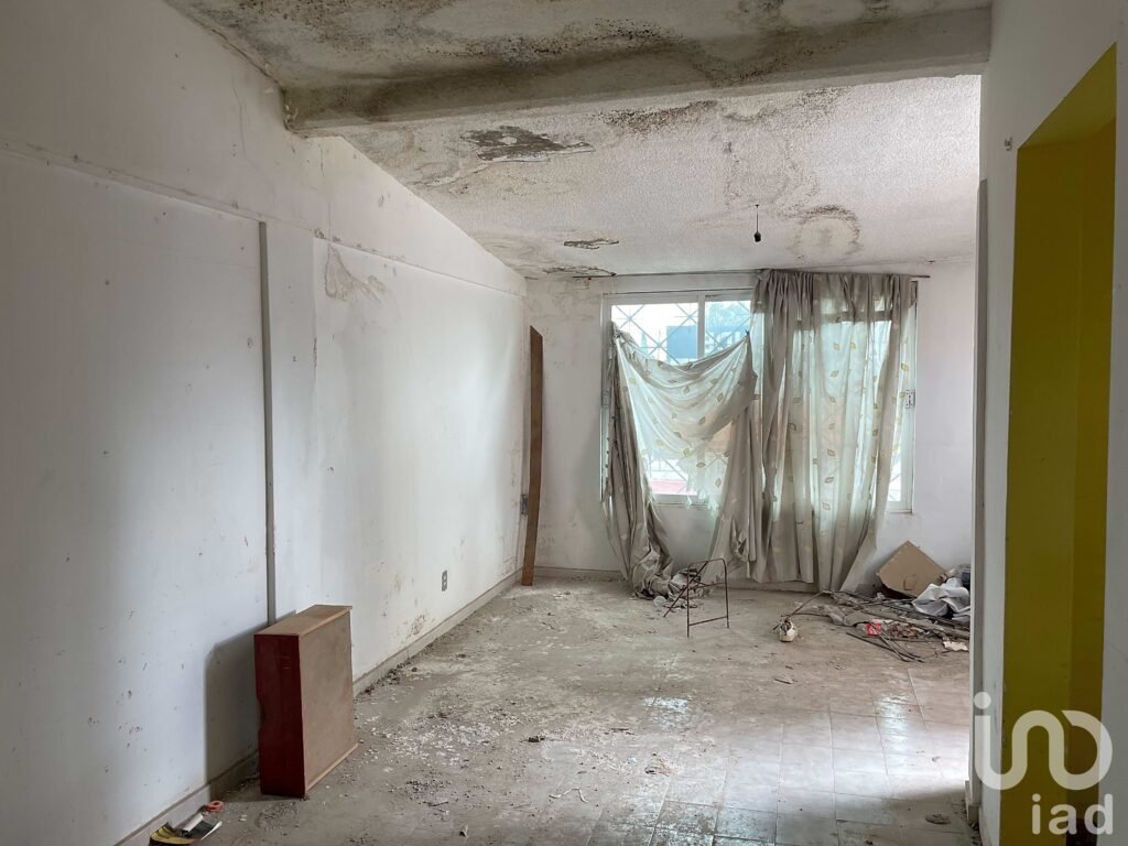 Venta de casa en La Campiña Ecatepec, Recuperación Bancaria, PAGO DECONTADO