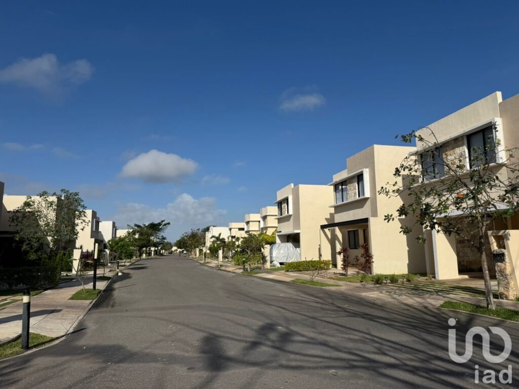 Casa en Venta en Cumbres Novonorte, Conkal | Privada Andes | Terreno 225 m² | Zona Norte de Mérida