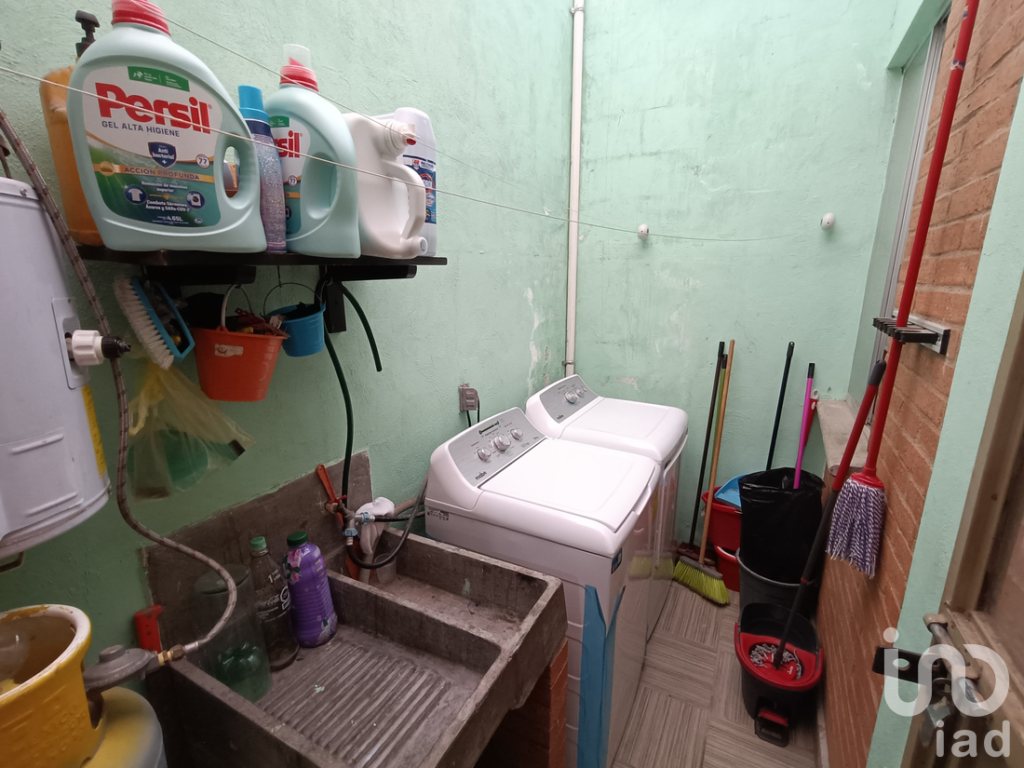 Casa en venta en condominio. Jardines del Rio, Leon Gto. INFONAVIT, COFI, Bancario, Rec. propios.