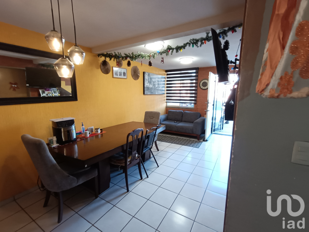 Casa en venta en condominio. Jardines del Rio, Leon Gto. INFONAVIT, COFI, Bancario, Rec. propios.