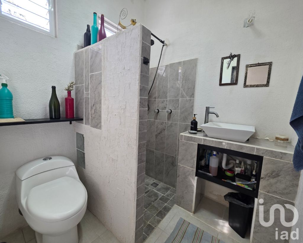 Casa en Venta en Cancún, Supermanzana 518 por Av. Cancún y Av. 135, 2 recámaras y 3 baños completos