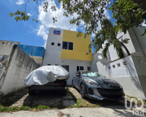 Casa en Venta en Cancún, Supermanzana 518 por Av. Cancún y Av. 135, 2 recámaras y 3 baños completos