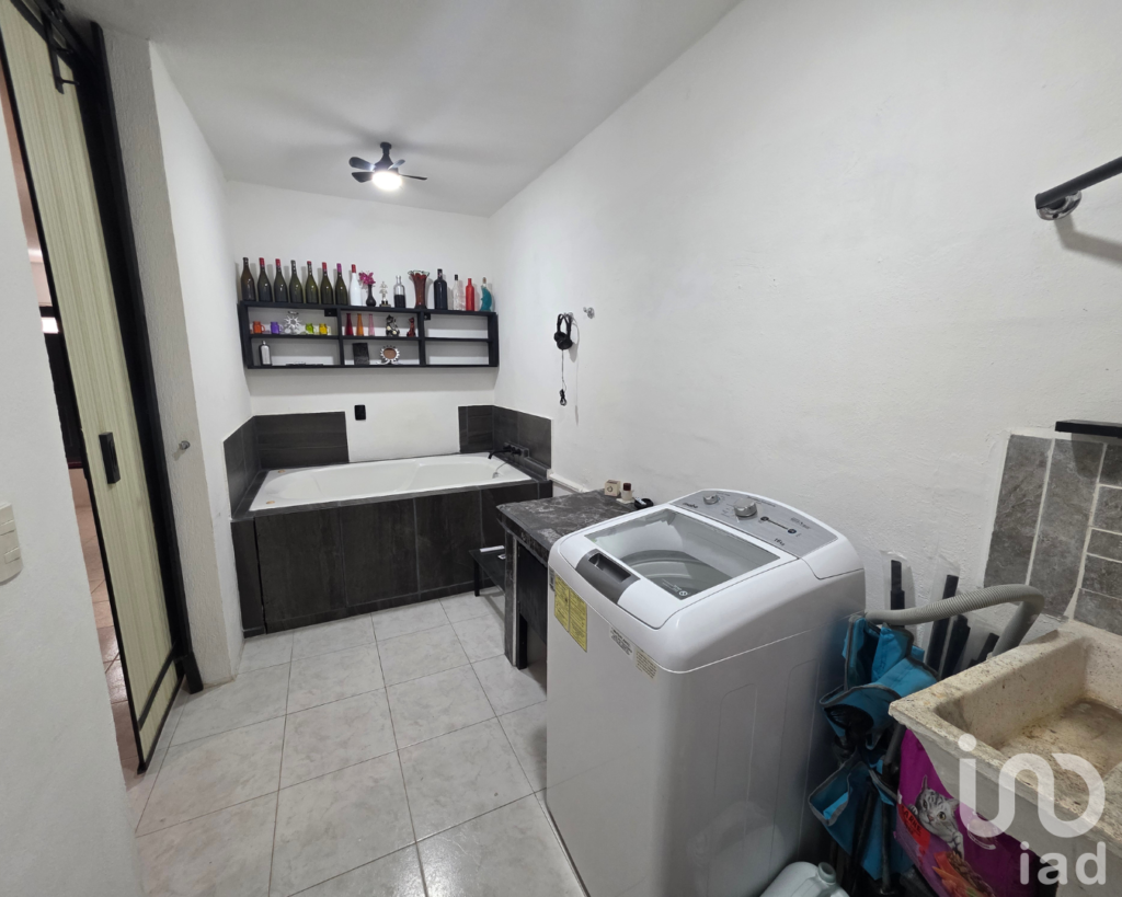 Casa en Venta en Cancún, Supermanzana 518 por Av. Cancún y Av. 135, 2 recámaras y 3 baños completos