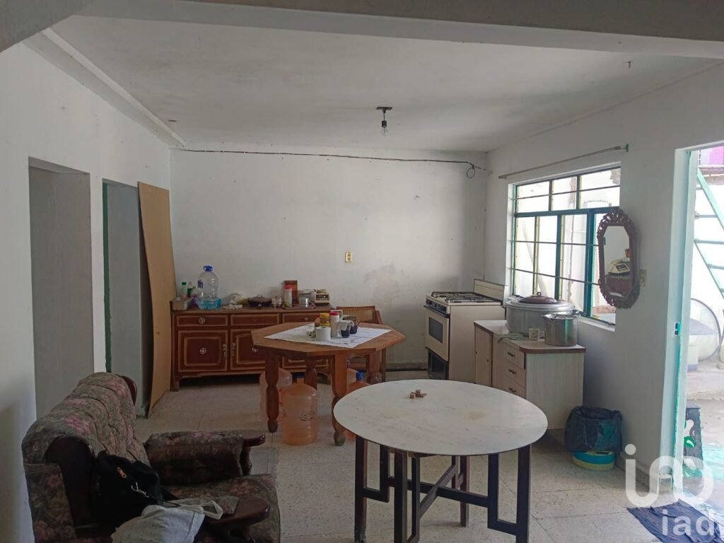 Venta de casa a 6 cuadras del metro Ciudad Azteca, en San Agustín, Ecatepec de Morelos.