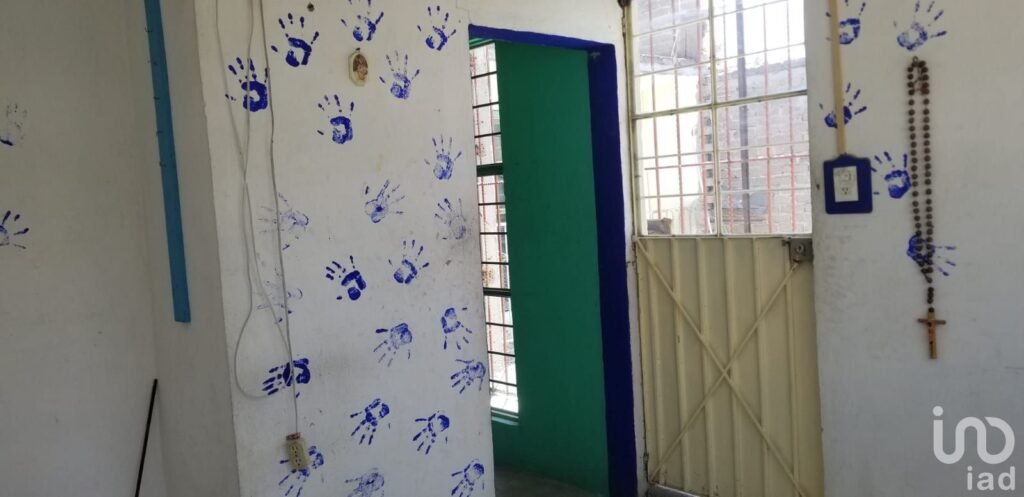 Venta de casa a 6 cuadras del metro Ciudad Azteca, en San Agustín, Ecatepec de Morelos.