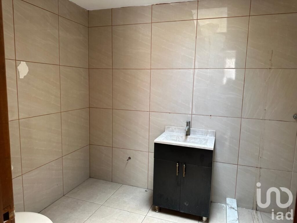 CASA EN VENTA EN C. JUAN DE MONTORO, CENTRO, AGUASCALIENTES, SUP. 424 M2.