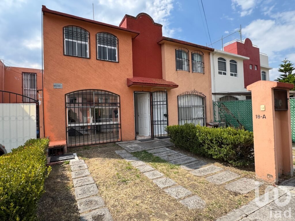 CASA EN VENTA EN FRACCIONAMIENTO CERRADO EN VILLAS DE ATLIXCO FRENTE AL TEC DE MONTERREY PUEBLA