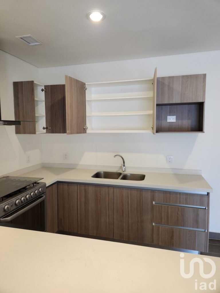 Departamento en Av. Luis Vega y Monroy N.1001 Torre B Depto. 1003 Col. Centro Sur, Qro. c.p. 76090