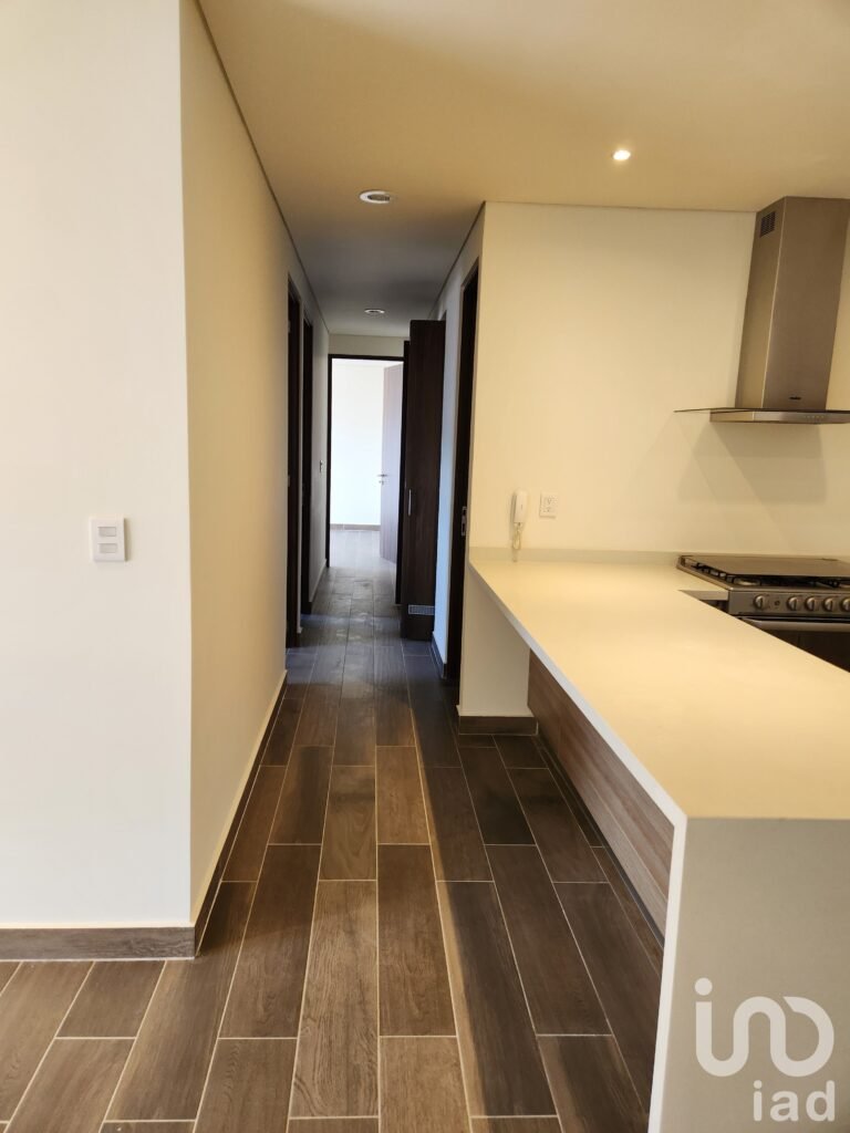 Departamento en Av. Luis Vega y Monroy N.1001 Torre B Depto. 1003 Col. Centro Sur, Qro. c.p. 76090