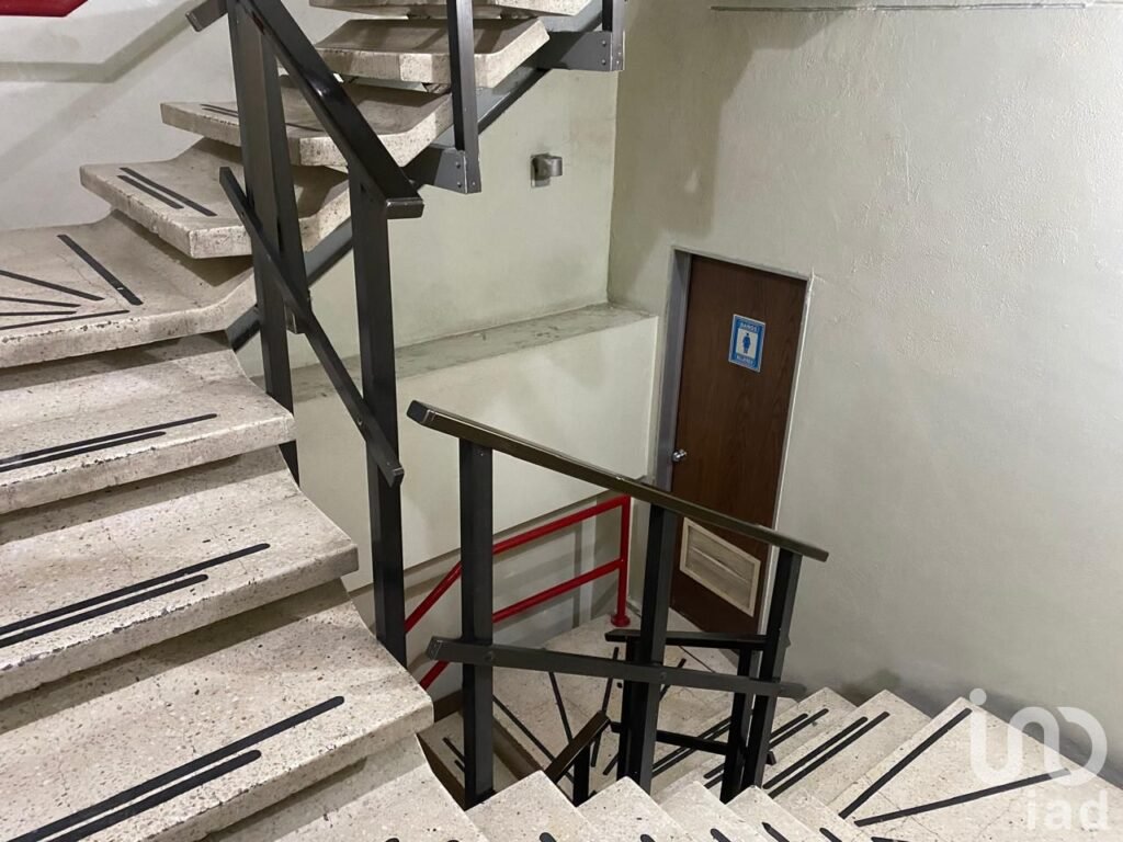 Oficina en Renta en piso 7 sobre Reforma