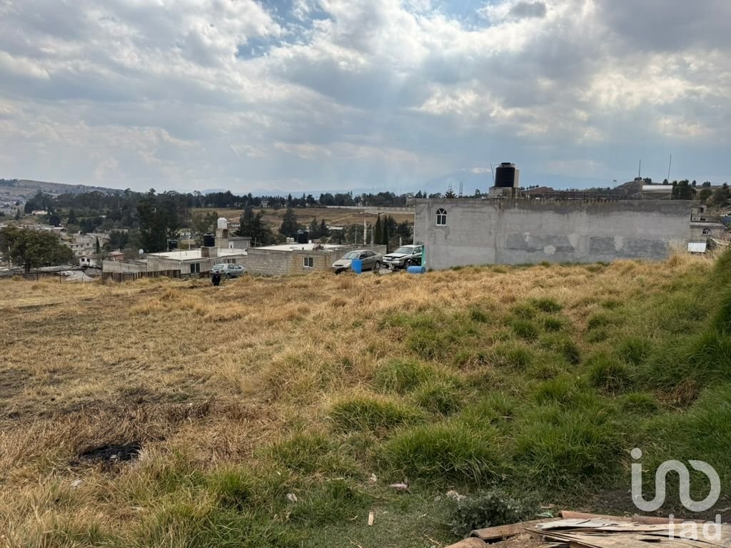 Terreno en Venta en Almoloya de Juárez en Privada Exclusiva, ubicado frente al parque, en equina.