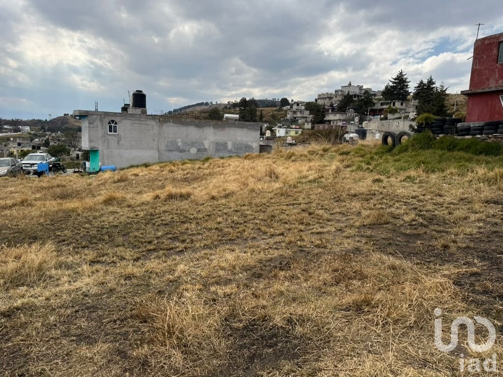 Terreno en Venta en Almoloya de Juárez en Privada Exclusiva, ubicado frente al parque, en equina.