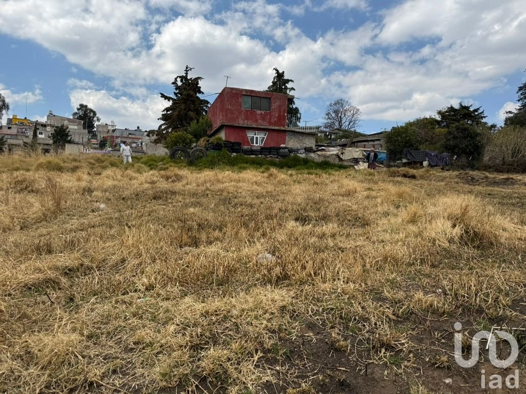 Terreno en Venta en Almoloya de Juárez en Privada Exclusiva, ubicado frente al parque, en equina.