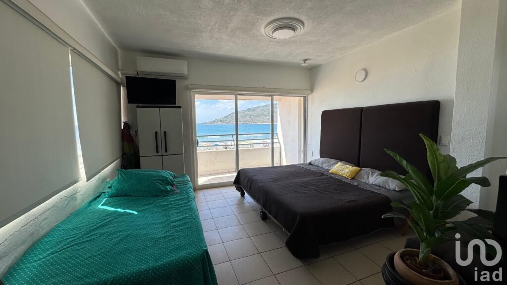 DEPARTAMENTO EN VENTA A PIE DE PLAYA CONDOMINIO PLAYA BONITA MAZATLÁN
