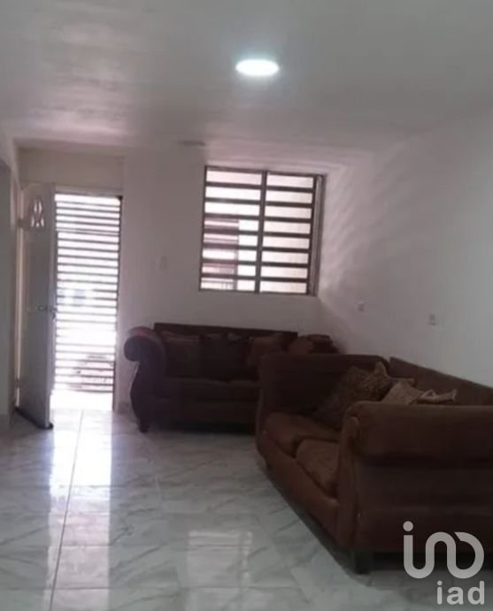 Casa en Renta por Jilotepec 5 Rec 3 baños