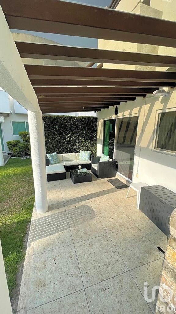 CASA EN VENTA EN CONDOMINIO CON ALBERCA Y TOBOGAN EN YAUTEPEC MORELOS