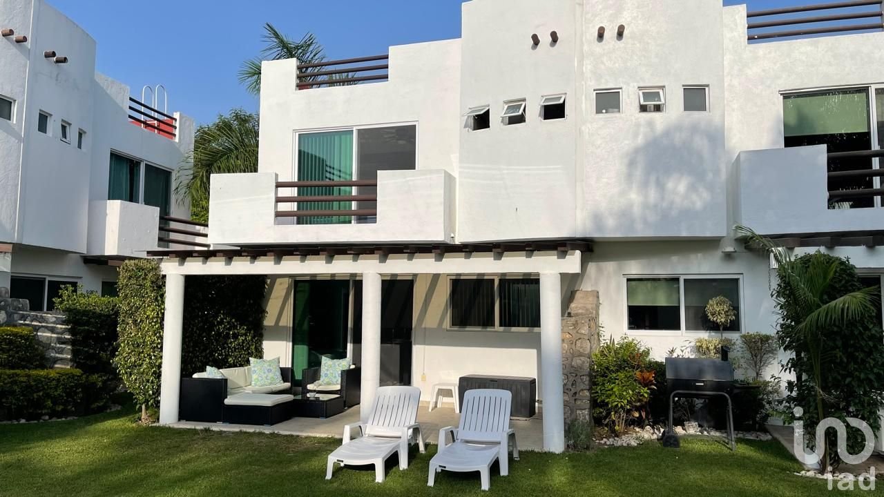 CASA EN VENTA EN CONDOMINIO CON ALBERCA Y TOBOGAN EN YAUTEPEC MORELOS