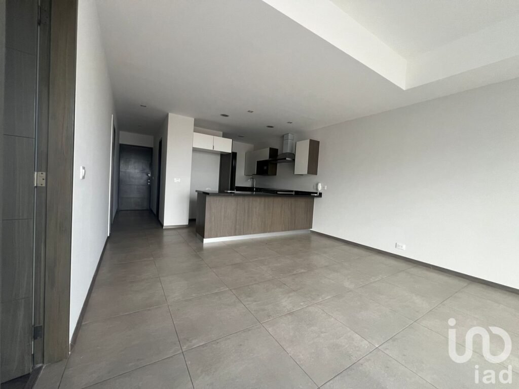 Departamento en RENTA sobre Av. Naciones Unidas