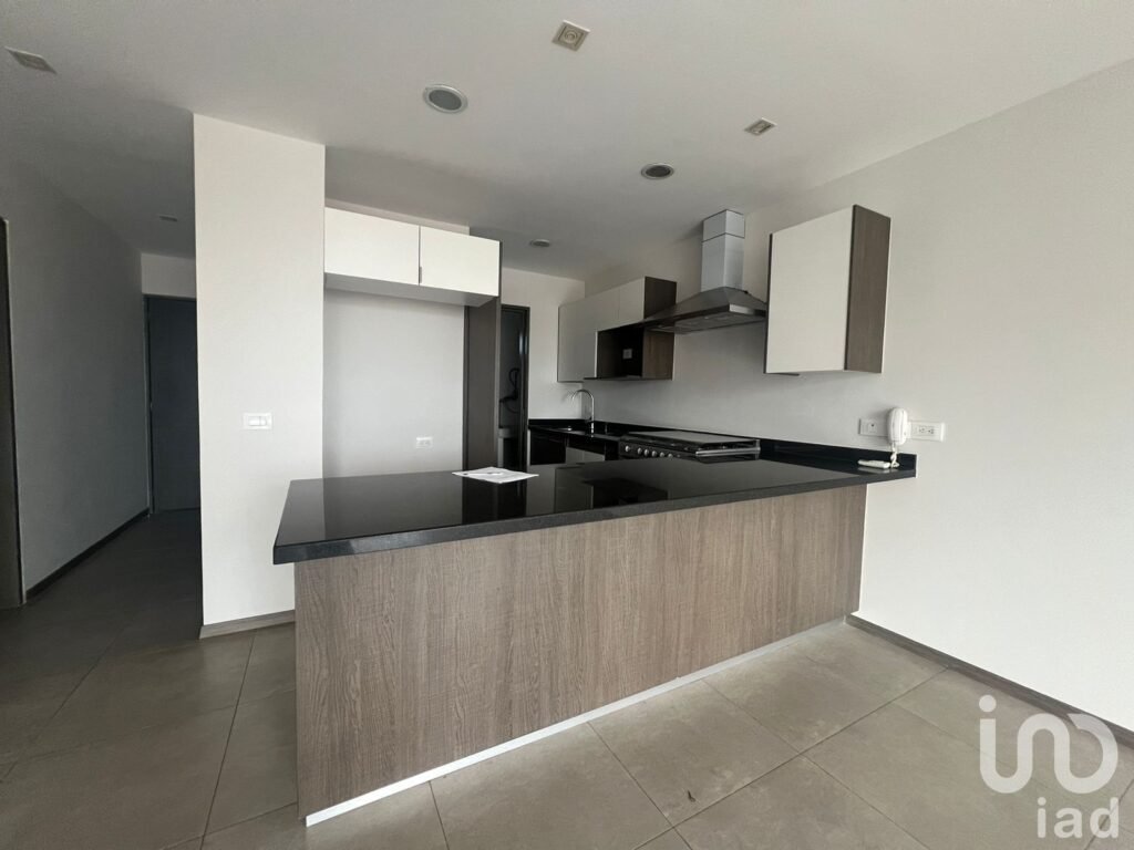 Departamento en RENTA sobre Av. Naciones Unidas