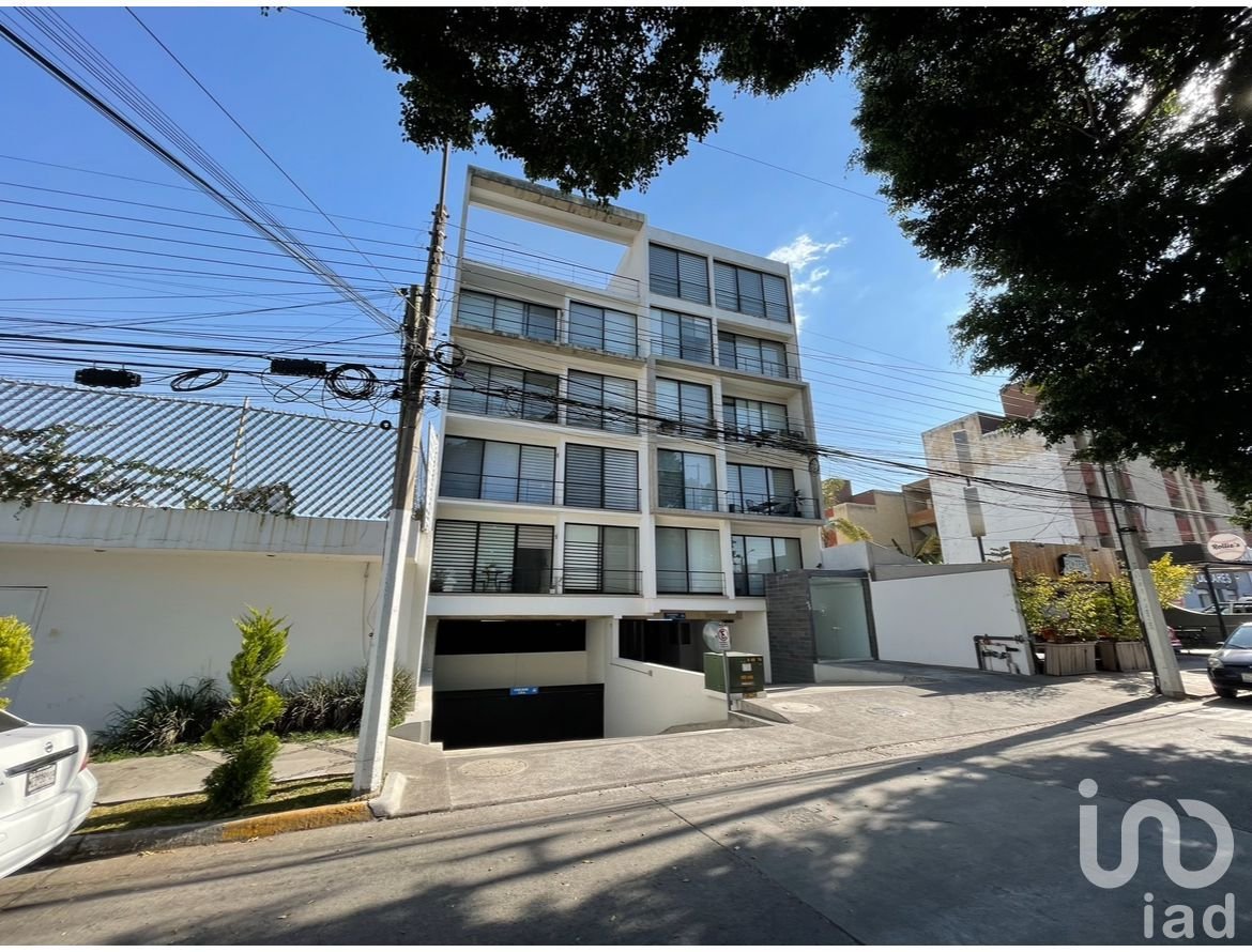 Departamento en RENTA sobre Av. Naciones Unidas