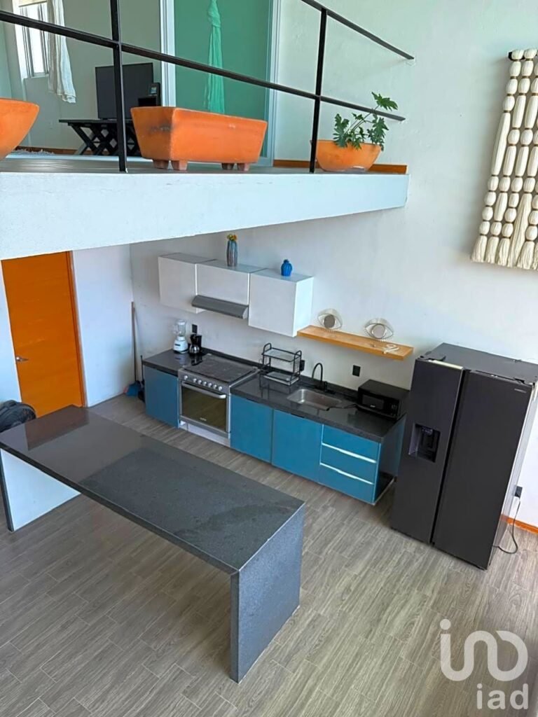 CASA EN VENTA CON ALBERCA EN EL LAGO DE TEQUESQUITENGO EN MORELOS