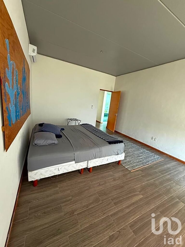 CASA EN VENTA CON ALBERCA EN EL LAGO DE TEQUESQUITENGO EN MORELOS