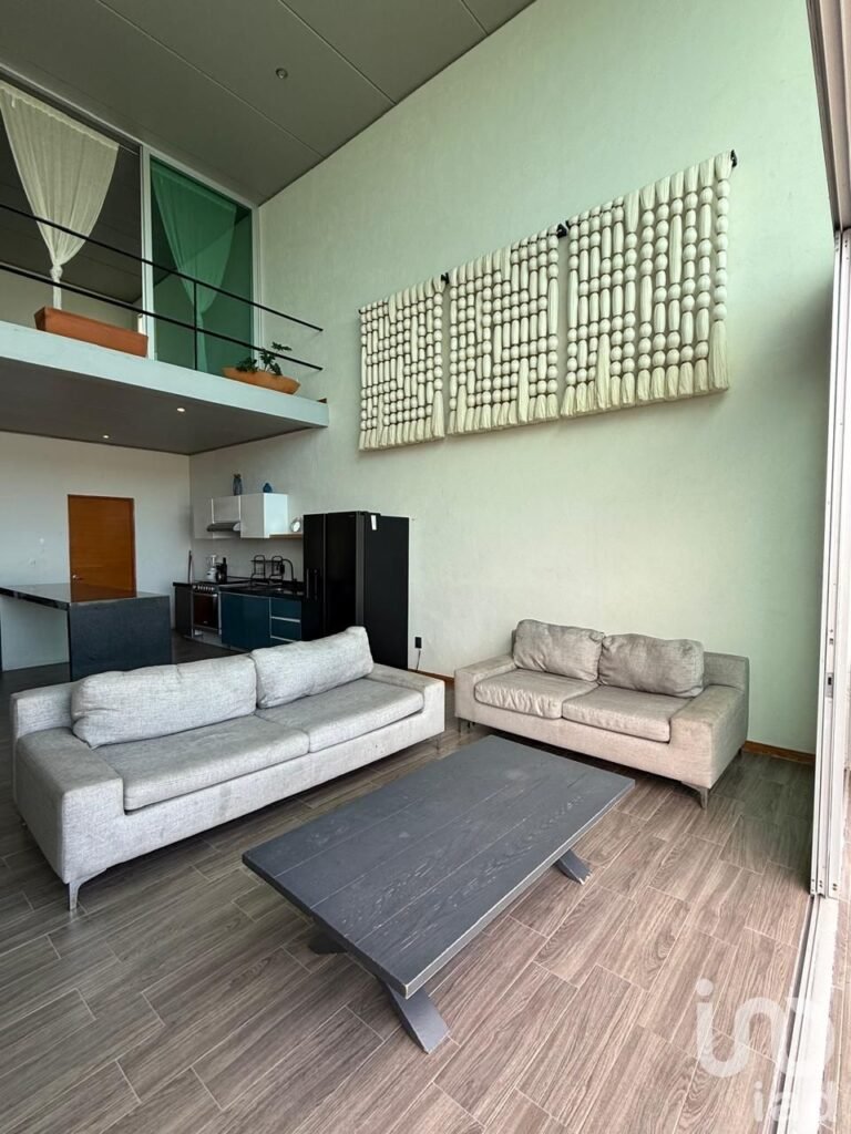 CASA EN VENTA CON ALBERCA EN EL LAGO DE TEQUESQUITENGO EN MORELOS