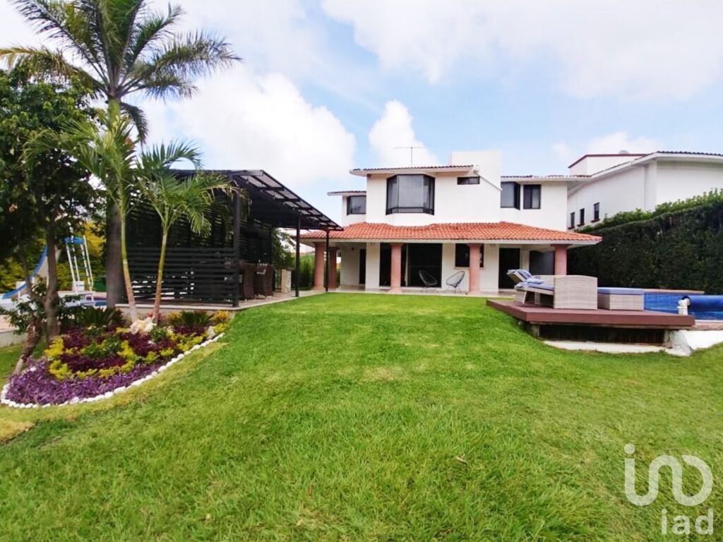 Casa en Venta en fraccionamiento Lomas de Cocoyoc, Morelos.