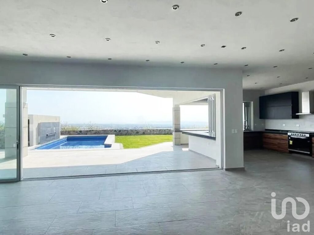 Casa en Venta en Lomas de Cocoyoc, dentro del fraccionamiento.
