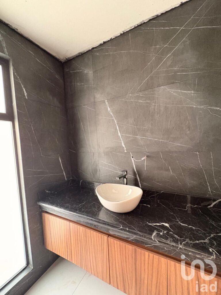 CASA EN VENTA EN LA ANTIGUA CEMENTERA