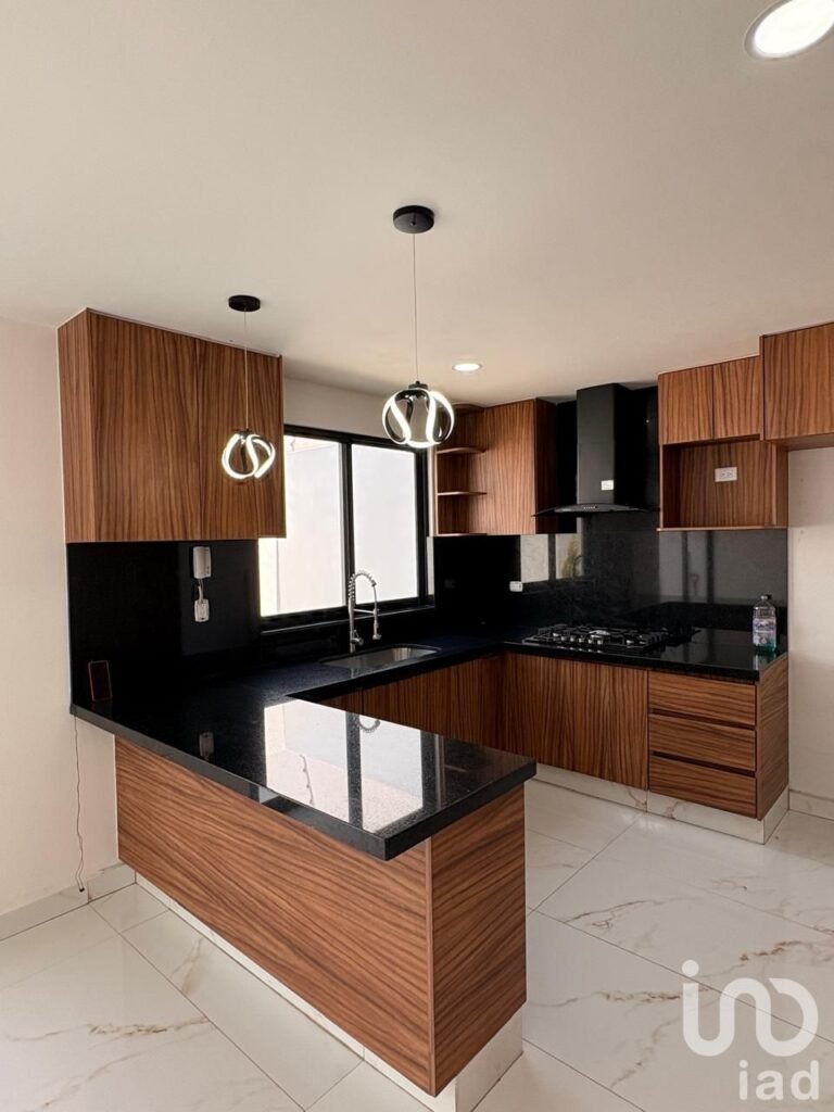 CASA EN VENTA EN LA ANTIGUA CEMENTERA