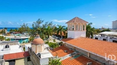 EDIFICIO EN VENTA  EN PUERTO MORELOS. A 2 CALLES DE LA PLAYA