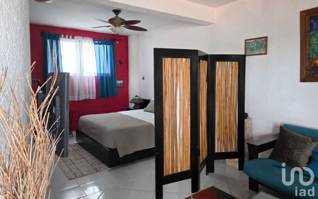 EDIFICIO EN VENTA  EN PUERTO MORELOS. A 2 CALLES DE LA PLAYA