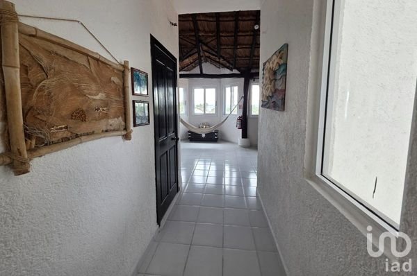 EDIFICIO EN VENTA  EN PUERTO MORELOS. A 2 CALLES DE LA PLAYA