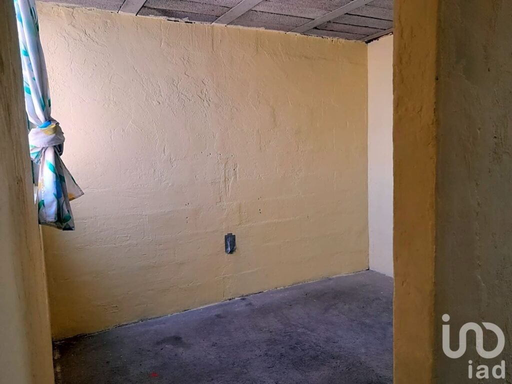 Departamento para remodelar en Coacalco a 2 cuadras de la base de peseros