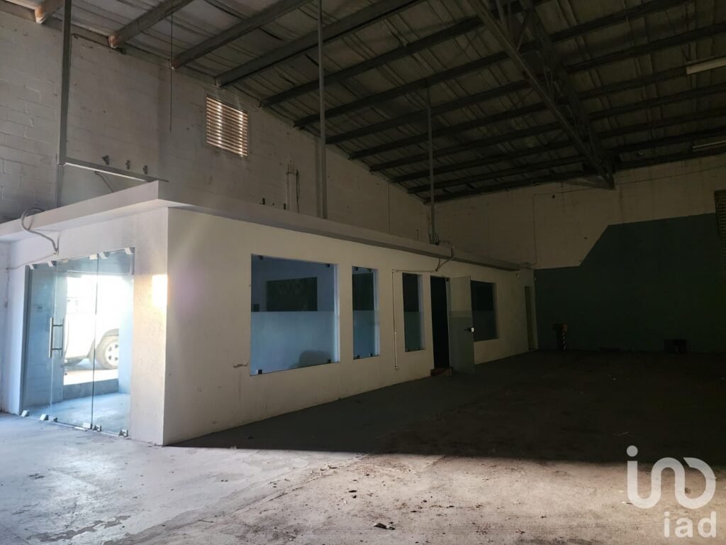 Bodega en Renta 400m LA CUESTA