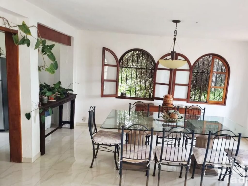 Venta de casa estilo Toscana en Tezoyuca, Morelos.