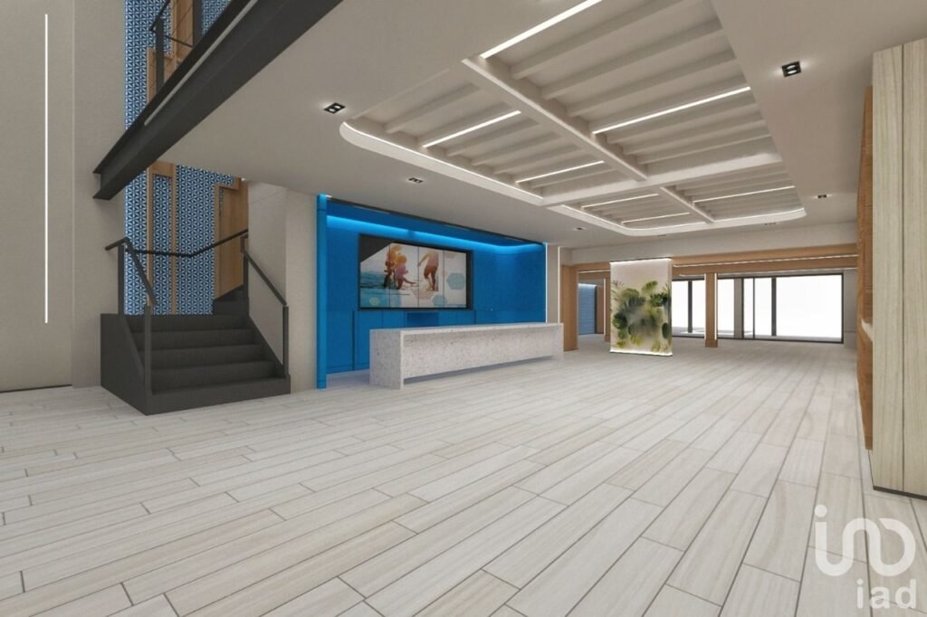 Se renta gran Local Comercial en 3 niveles, Zona Satélite, Naucalpan de Juárez, Estado de México