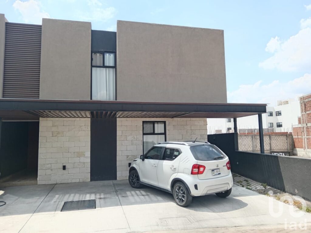 Casa de autor en venta en Hacienda Carlota, Corregidora, Querétaro - 2358950 casas en venta casa de autor en venta en hacienda carlota corregidora queretaro 294758