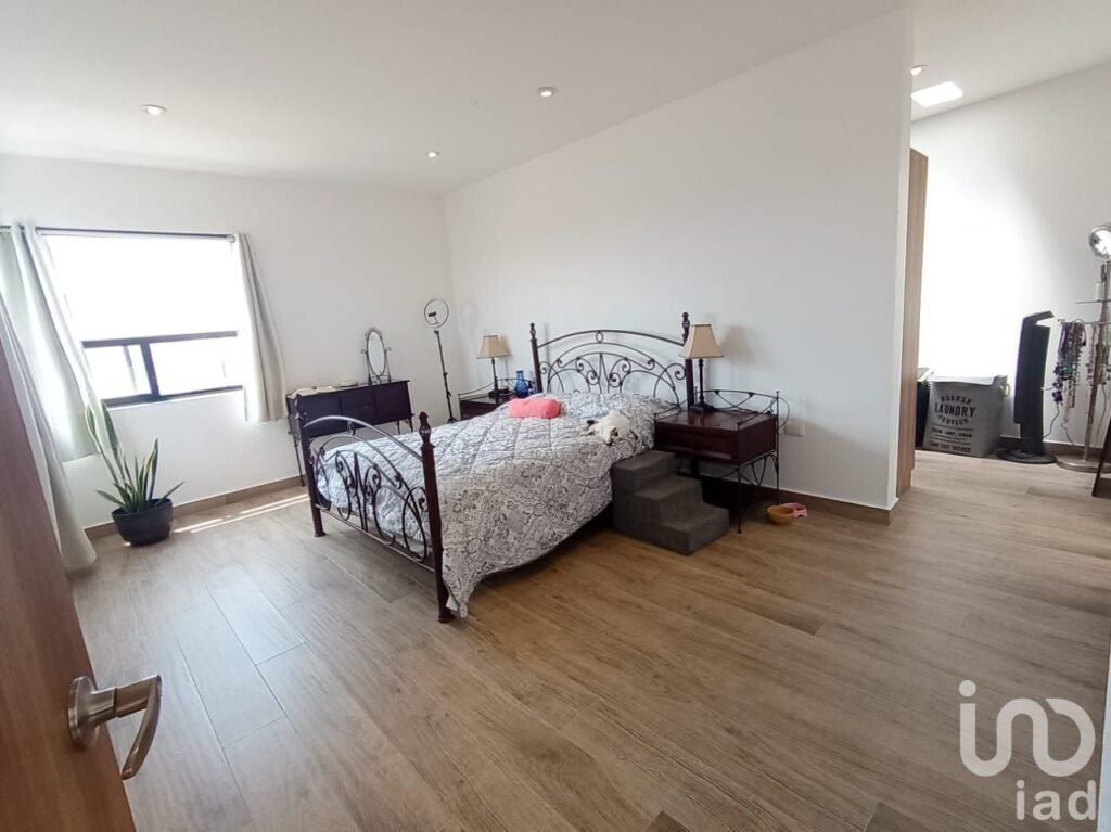 Casa de autor en venta en Hacienda Carlota, Corregidora, Querétaro