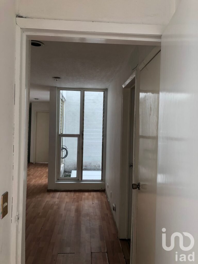 Gran Oportunidad casa sola con dos departamentos para Inversion