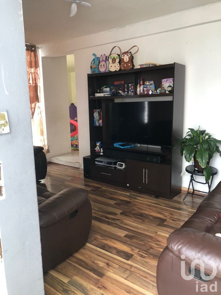 Gran Oportunidad casa sola con dos departamentos para Inversion