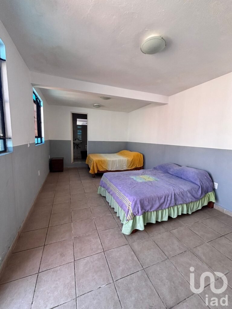 CUARTO EN RENTA EN LAS AGUILAS